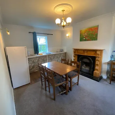 Appartamento Impeccable 2-bed In Lisselton
