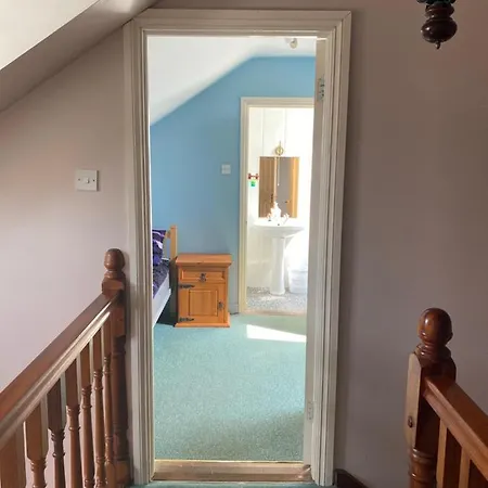 Impeccable 2-bed In Appartamento Lisselton
