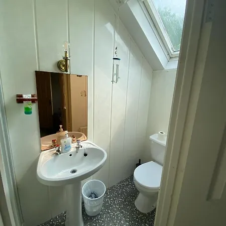 Impeccable 2-bed In Appartamento